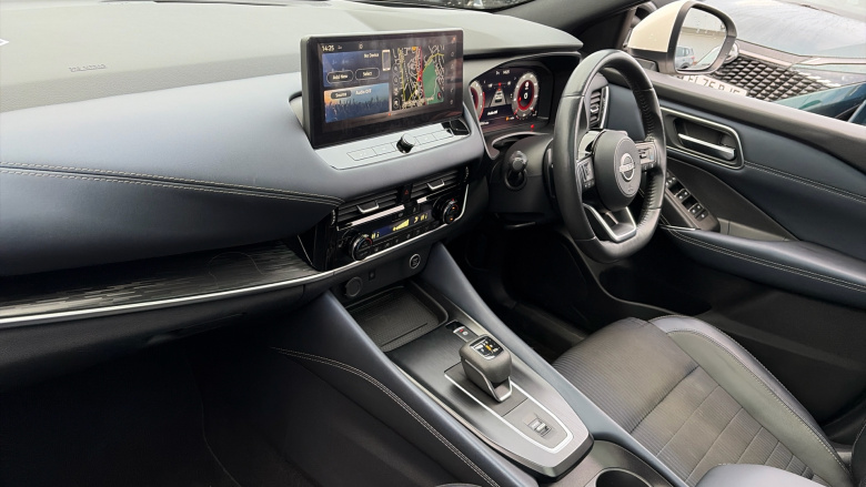 Nissan Qashqai 1.3 DiG-T MH 158 Tekna 5dr Xtronic Petrol Hatchback